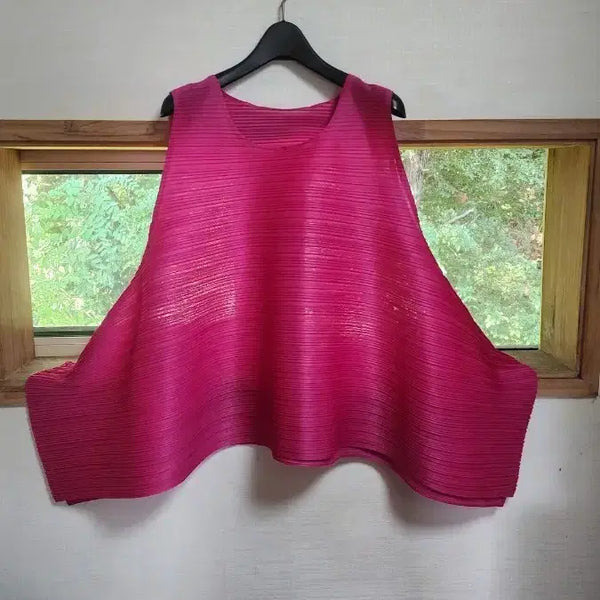 [BUNJANG] Pleated Sleeveless Blouse / 플리츠 나시 블라우스