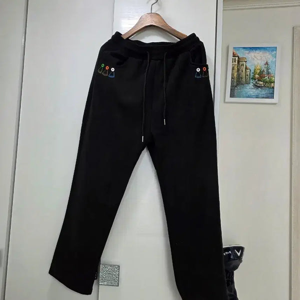 [BUNJANG] Black Pants with Colorful Embroidery / 새상품. 블랙 팬츠 컬러풀 자수 포인트. 77