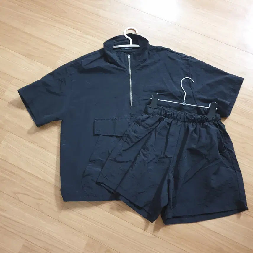 [BUNJANG] Oversized Anorak Short-Sleeve Set with Kangaroo Pocket / 오버핏 아노락 캥거루 포켓 반팔 반바지 여름 트레이닝 세트 셋업 나일론