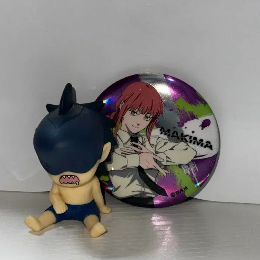 [BUNJANG] Chainsaw Man Makima Can Badge & Beam Shoulder Figure Bundle Set / (개봉) 체인소맨 마키마 캔뱃지, 빔 어깨쿵 피규어 일괄 판매
