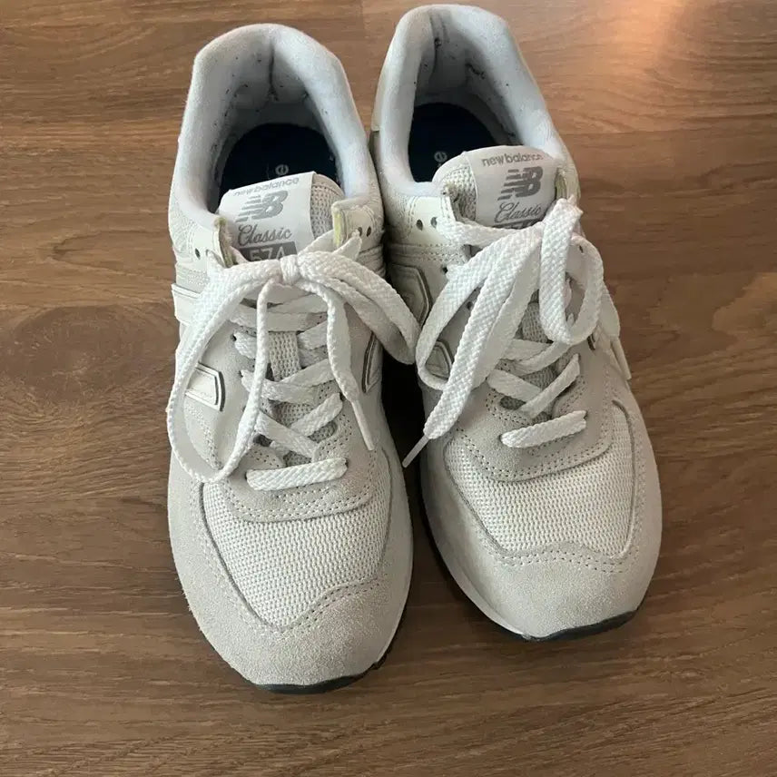 [BUNJANG] New Balance 574 Classic White Sneakers (245) / 뉴발란스 574 클래식 화이트 스니커즈(245)