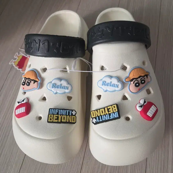 [BUNJANG] Crayon Shin-chan White Crocs Jibbitz Sandals / 짱구 화이트 크록스 지비츠 샌들 크록스