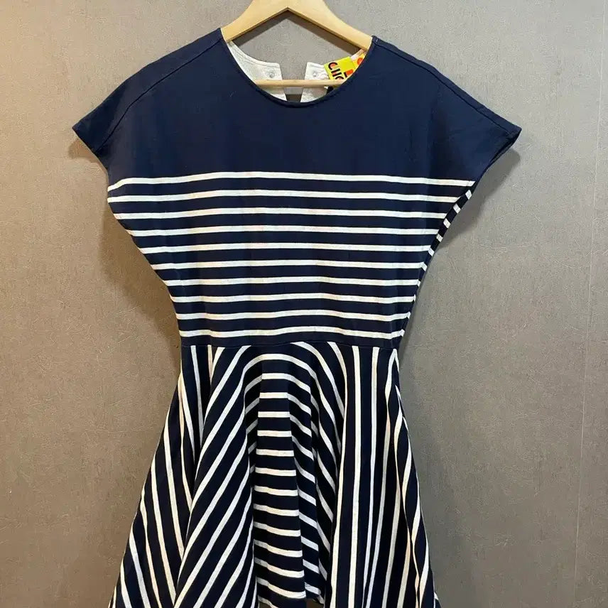 [BUNJANG] Lucky Chouette Navy Striped Dress Size 55 / 럭키슈에뜨 네이비 스트라이프 원피스 55