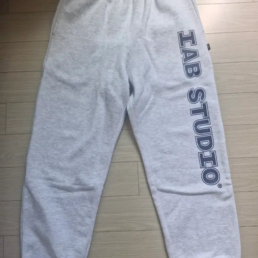 [BUNJANG] IAPP STUDIO Sweatpants Light Gray / 아이앱 스튜디오 스웨트팬츠 라이트 그레이 s