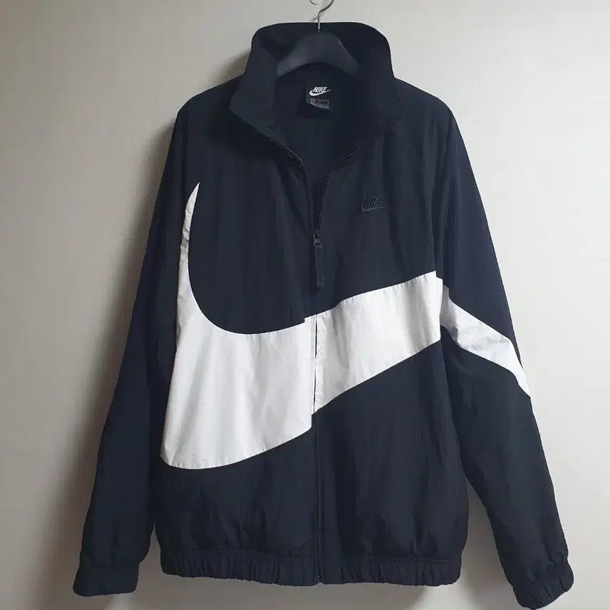 [BUNJANG] Nike Statement HBR Big Swoosh Woven Jacket / 나이키 스테이트먼트 HBR 빅스우시 우븐 재킷 100