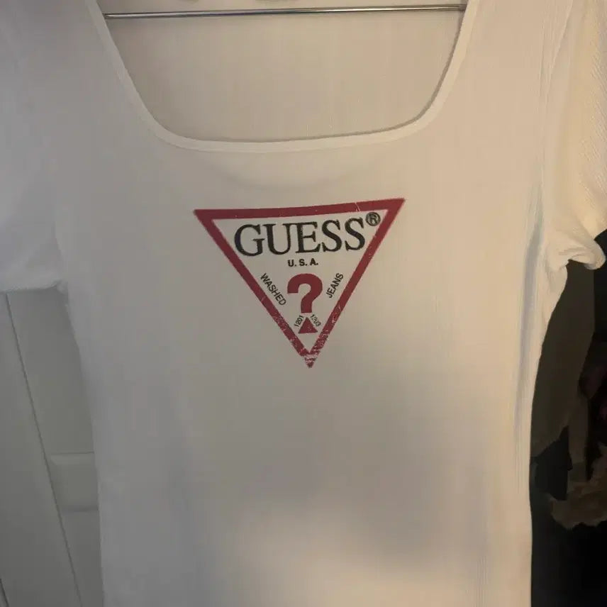 [BUNJANG] Guess Logo T-shirt White Size S / 게스 반팔티 흰색