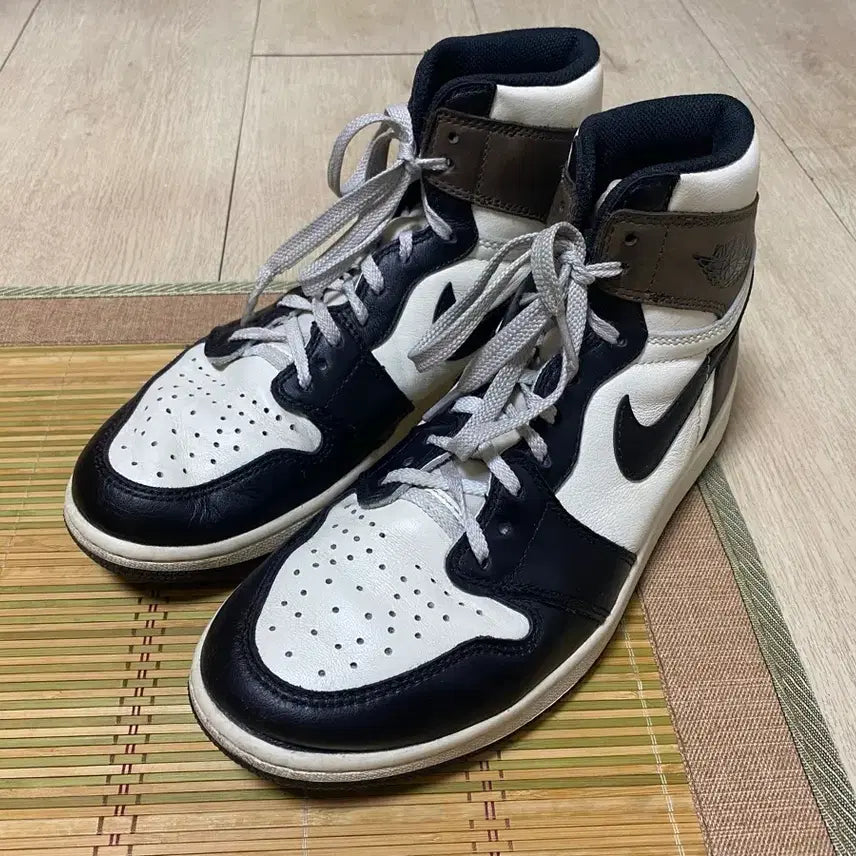 [BUNJANG] Nike Air Jordan 1 High Dark Mocha 265mm / [NIKE] 나이키 에어조던 1 하이 다크모카 265사이즈