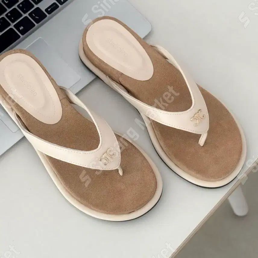 [BUNJANG] Beige Casual Slip-on Sandals 4cm Heel / 쪼리 슬리퍼