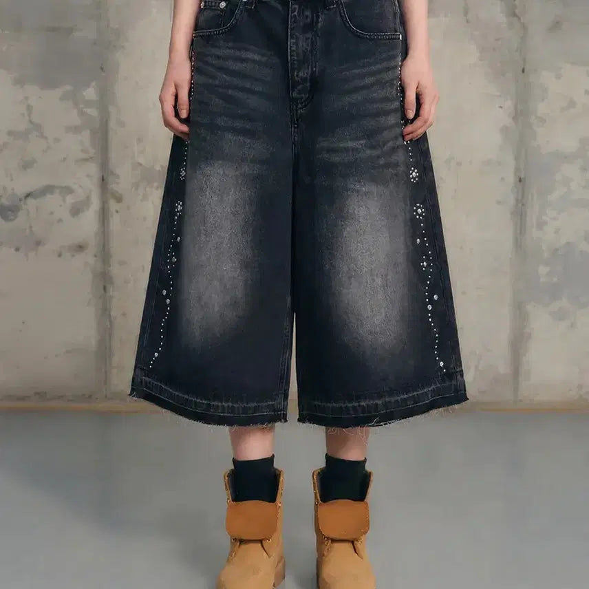[BUNJANG] Unisure Lab Bermuda Stud Denim Pants Large / 언유즈랩 버뮤다 스터드 데님 팬츠 새제품 싸게 팔아요