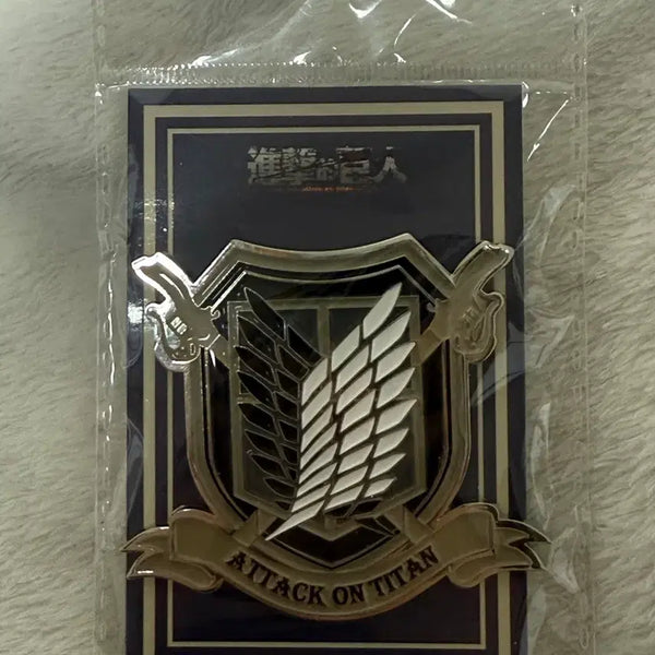 [BUNJANG] Attack on Titan Survey Corps Badge (Sealed) / 진격의거인 진격거 조사병단 뱃지 미개봉