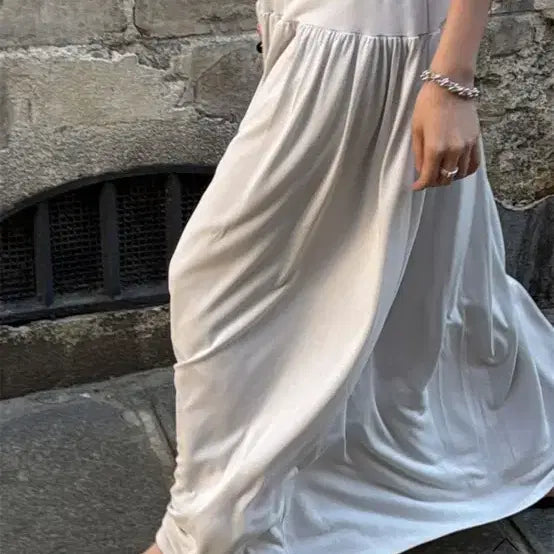 [BUNJANG] Kinda Beige Jardin Shirring Skirt (Long Length) / 새상품)킨다베이지 자딘 셔링 스커트(롱 기장)