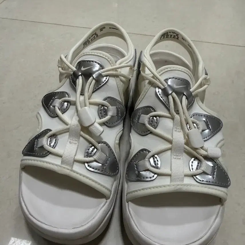 [BUNJANG] Nike Coco Sandal SE White / 나이키 코코샌들 SE 화이트 220