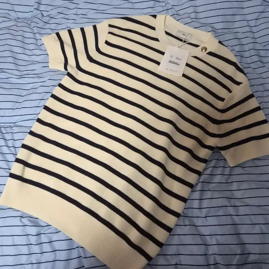 [BUNJANG] TNGT Striped Short-Sleeve Knit Top Size 100 / TNGT 스트라이프 반팔니트 100사이즈
