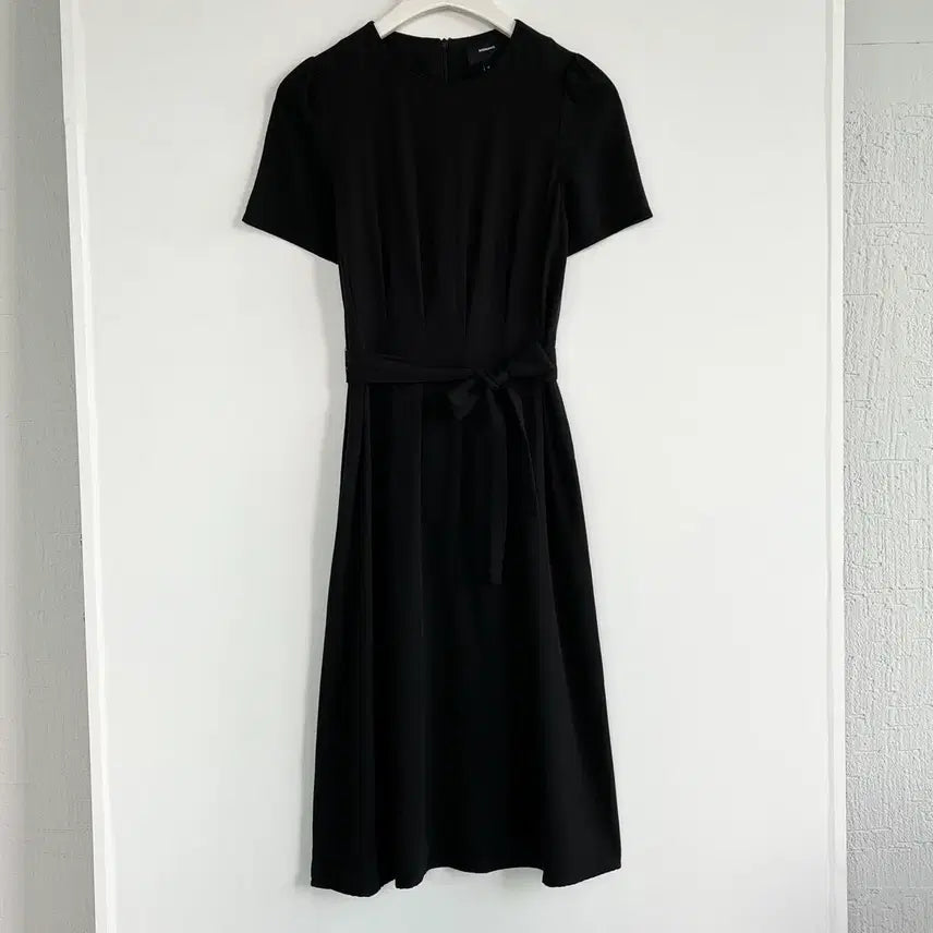 [BUNJANG] Mongdol Pintuck Strap Midi Dress Black / 몽돌 Mongdol 허리 핀턱 스트랩 블랙 원피스