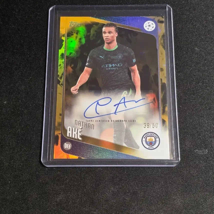 [BUNJANG] Topps 25-26 Man City Akanji Autograph Card (Gold Inferno 50 Limited) / 탑스 25-26  맨시티 아케 오토카드 (골드 인페르노 50한정)