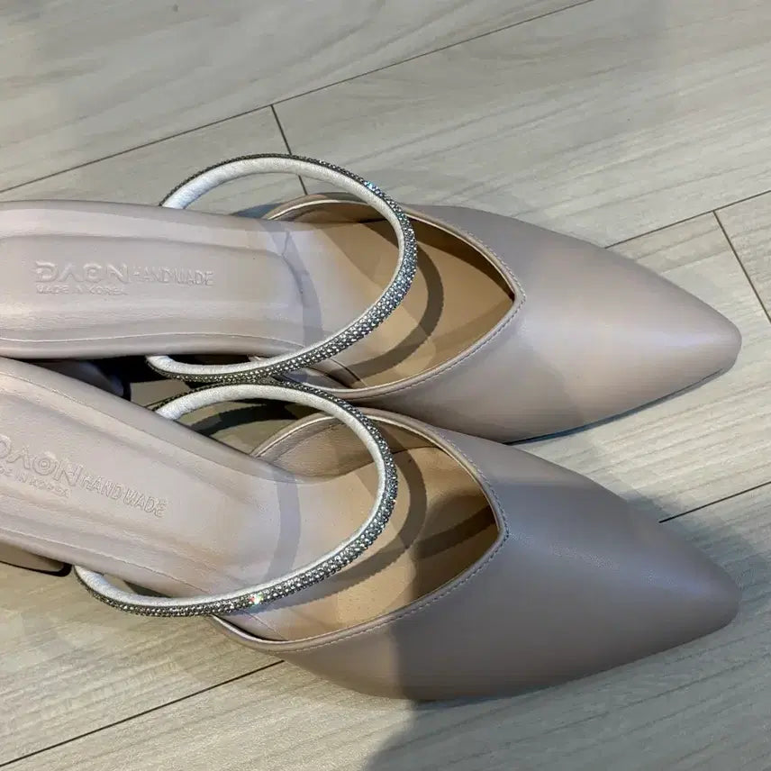 [BUNJANG] Stiletto V-Cut Mule Mid-Heel Sandals (5cm) / 스틸레토 브이컷 뮬 미들힐 여성 샌들 5cm 230-235