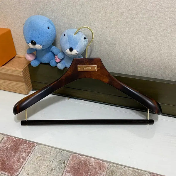 [BUNJANG] Tom Ford Wooden Hanger / 톰포드 원목 옷걸이