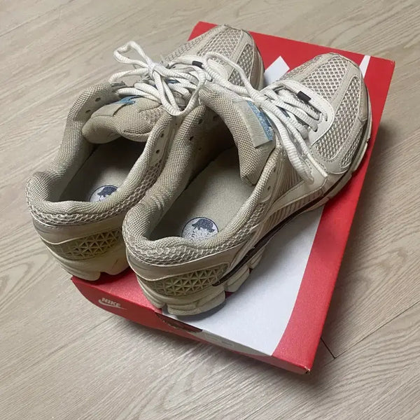 [BUNJANG] Nike Zoom Vomero 5 Oatmeal FB8825-11 Sneakers / 나이키 줌 보메로 5 오트밀 FB8825-11