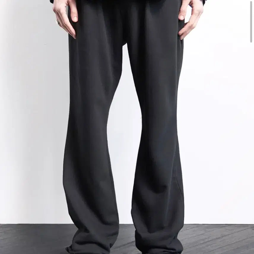 [BUNJANG] FREP BLACK SUNDAY TROUSER Flare Fit Sweatpants / [L] 프레프 BLACK SUNDAY TROUSER
