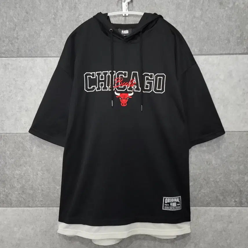 [BUNJANG] NBA Chicago Bulls Men's Short Sleeve Hoodie (Size L) / NBA 시카고 불스 남성 반팔 후디 (사이즈 L)
