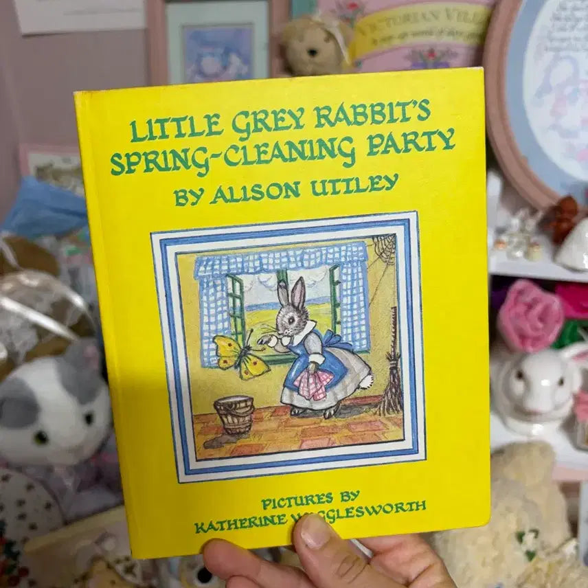 [BUNJANG] Vintage Book: Little Grey Rabbit's Spring Cleaning Party by Alison Uttley / (가격제안 가능)빈티지북 리틀 그레이 래빗의 봄맞이 대청소 파티