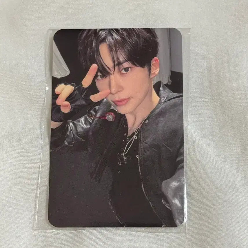 [BUNJANG] ZEROBASEONE Sung Hanbin Yes24 POB Photocard / 제베원 성한빈 yes24 미공포 프리미어포카