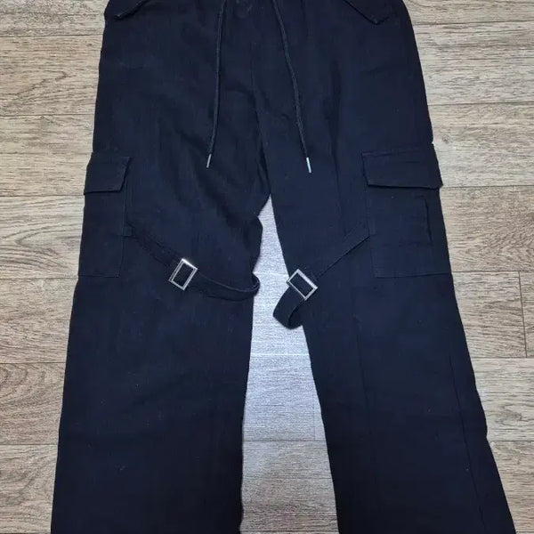 [BUNJANG] Black Cargo Strap Wide Pants / 블랙 카고 스트랩 와이드 팬츠
