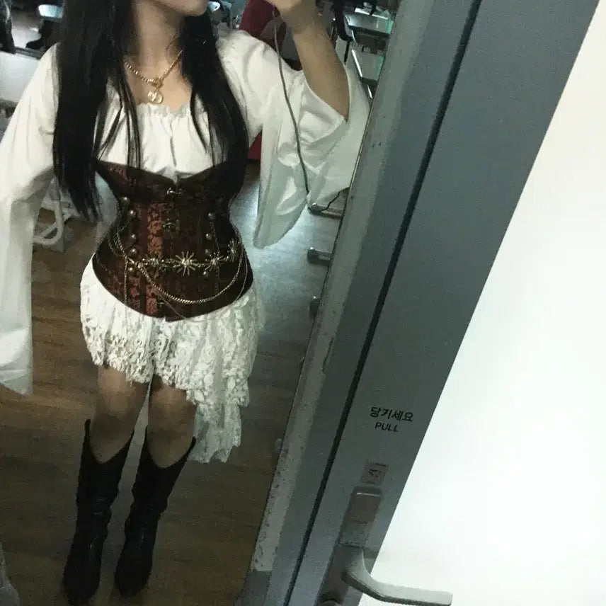 [BUNJANG] Graduation Photo Pirate Witch Princess Cowgirl Cosplay Costume Rental / 졸업사진 해적 코스튬 마녀 공주 코스프레 졸사 촬영 카우걸