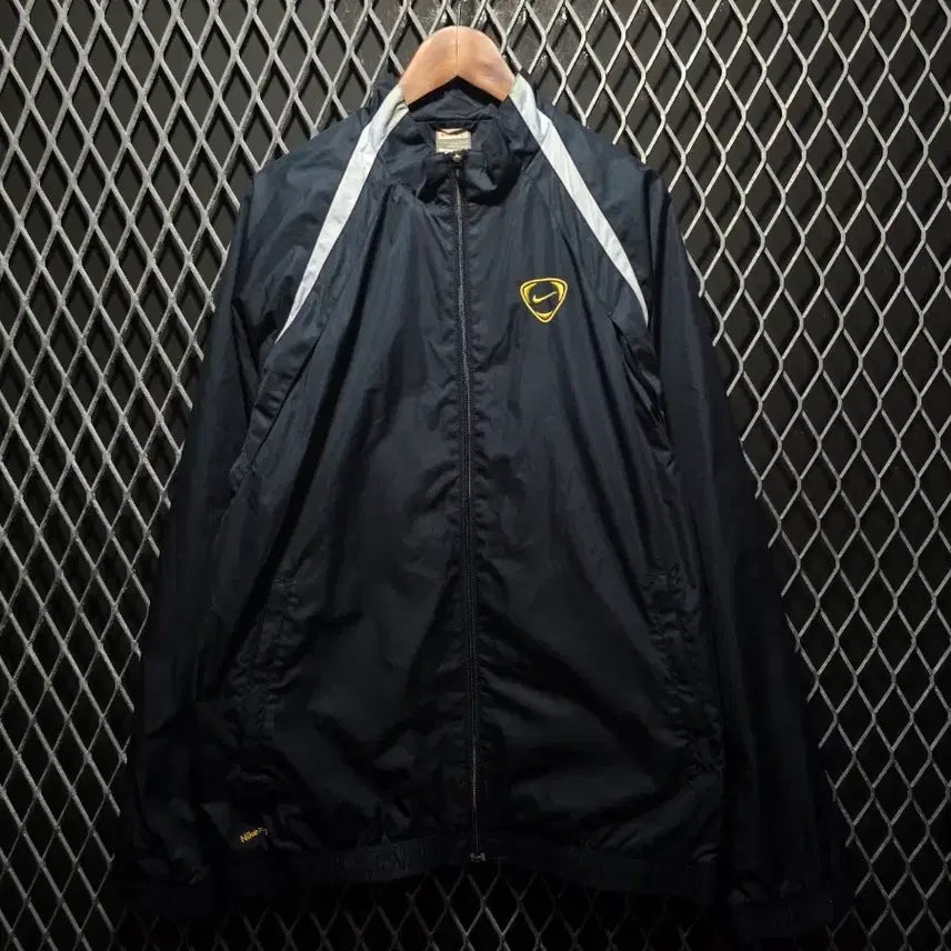 [BUNJANG] Nike Windbreaker Jacket L / 나이키 바람막이 L