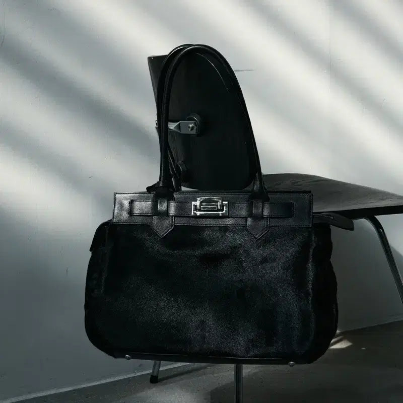 [BUNJANG] Hellet Haircalf Shoulder Bag / 헬렛 송치 숄더백