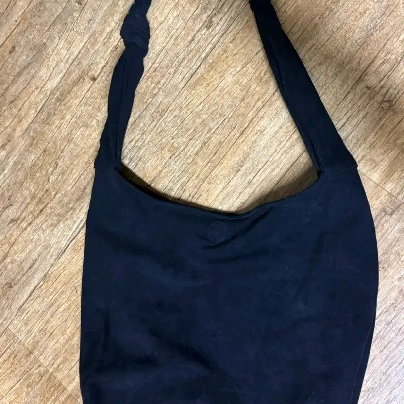 [BUNJANG] Black Unisex Tote Crossbody Shoulder Bag for Laptops / 블랙 크로스백 토트백 숄더백 노트북가방 검정가방 남녀공용가방