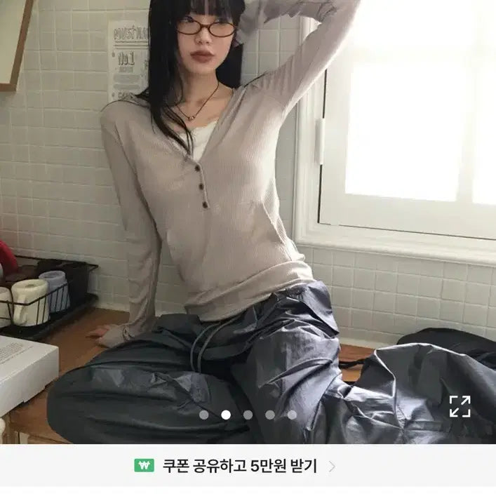 [BUNJANG] Wonder Wonder Vintage Button V-neck Ribbed Hoodie Long Sleeve T-shirt / 원더원더 티벗 빈티지 버튼 브이넥 골지 후드 긴팔티 애니원모어 블랙업