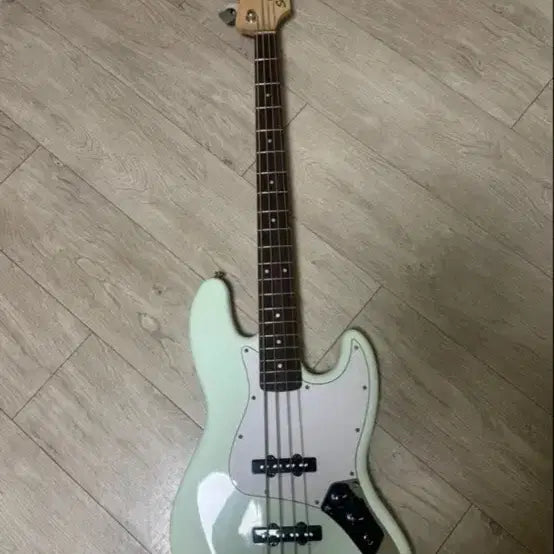 [BUNJANG] Squier Affinity Jazz Bass Guitar / 스콰이어 어피니티 재즈베이스