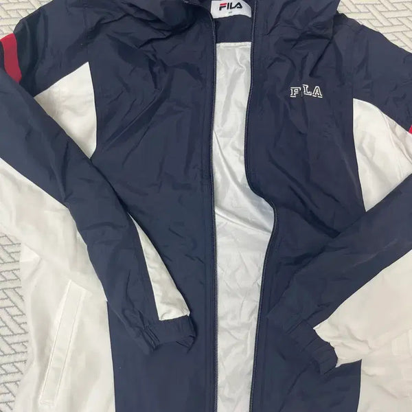 [BUNJANG] Fila Windbreaker Navy / 휠라 바람막이