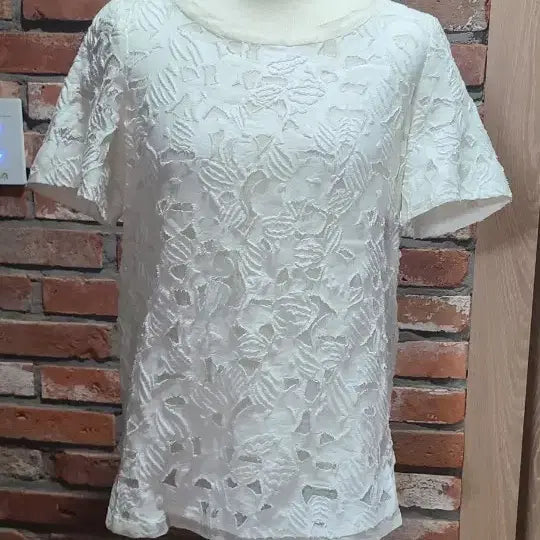 [BUNJANG] ANDY&DEBB Silk Blend Lace Short Sleeve Blouse / 앤디앤뎁 ANDY&DEBB 실크 혼방 레이스 반팔 블라우스(55)