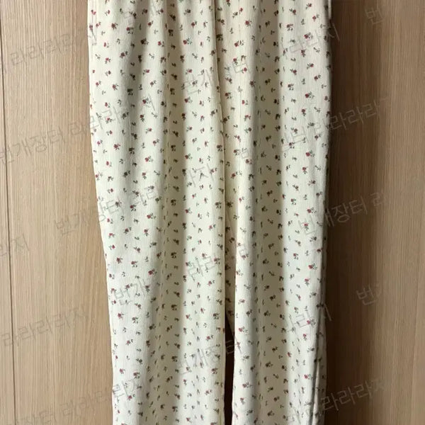 [BUNJANG] Airing Market Mink Corduroy Banded Pants Red Flower (Long Length) / 아이링마켓 제작 밍크 코듀로이 밴디드 팬츠 레드플라워(롱기장)