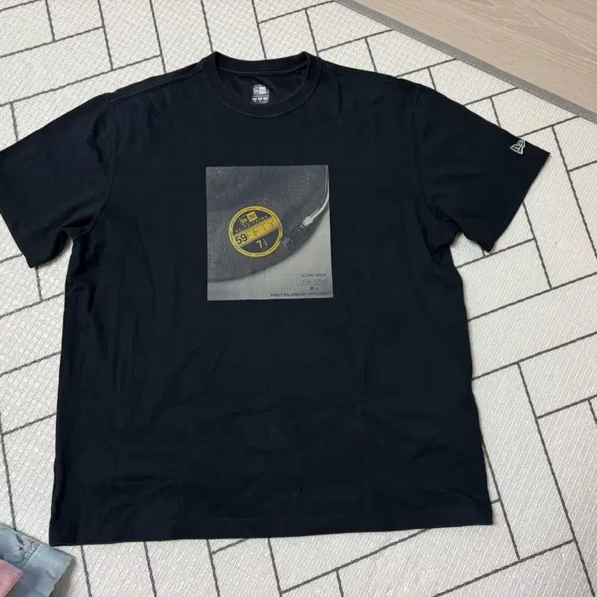 [BUNJANG] New Era x Ballanciaga Collaboration Short Sleeve T-Shirt (Size M) / 뉴에라 발란사 콜라보 반발티 m사이즈 중고