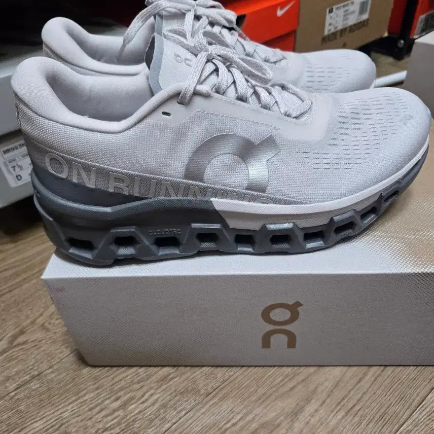 [BUNJANG] On Running Cloudmonster 2 Frost Rock Size 260 / 온 러닝 클라우드 몬스터2 프로스트 락 260사이즈