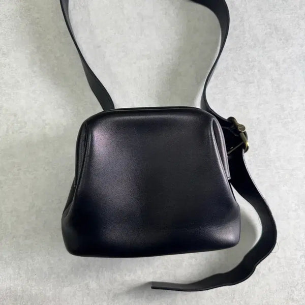 [BUNJANG] Osoi Mini Brotbag Black Leather Bag / 오소이 미니 브로트백 블랙