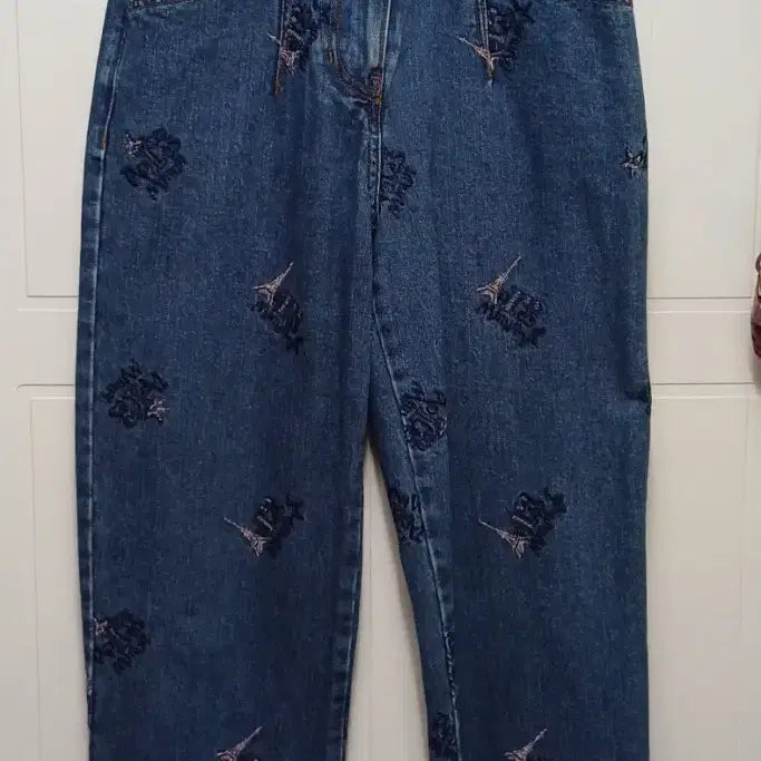 [BUNJANG] Ozsécon Eiffel Tower Embroidery Denim Pants / 오즈세컨 에펠탑 자수 데님