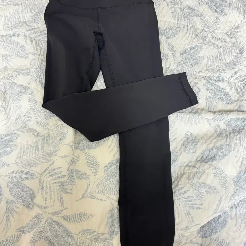 [BUNJANG] Lululemon Black Leggings Size 4 (Y) / 룰루레몬 레깅스 4사이즈