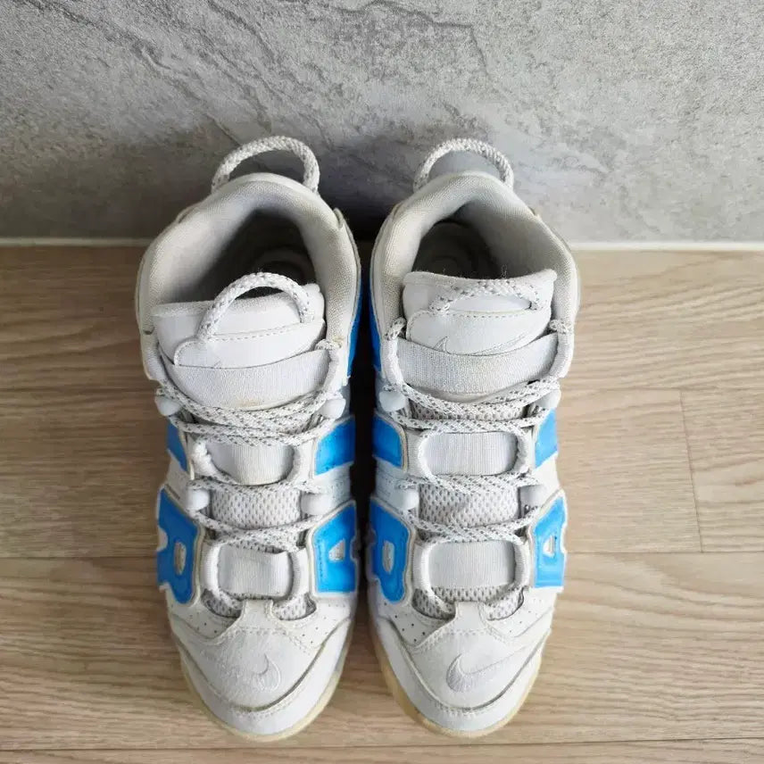 [BUNJANG] Nike More Uptempo White University Blue Sneakers 245mm / 나이키 모어업템포 화이트 블루스카이 245mm