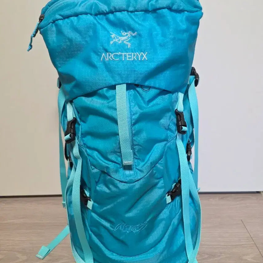 [BUNJANG] Arc'teryx Altra 33 Backpack Electric Blue / 아크테릭스 Altra 33 백팩 Electric Blue