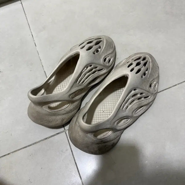 [BUNJANG] Adidas Yeezy Foam Runner Ararat 235 / 이지 폼러너 아라랏 235