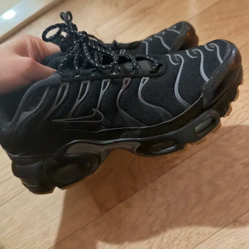 [BUNJANG] Nike Air Max Plus Sneakers / 나이키 에어맥스 플러스 235