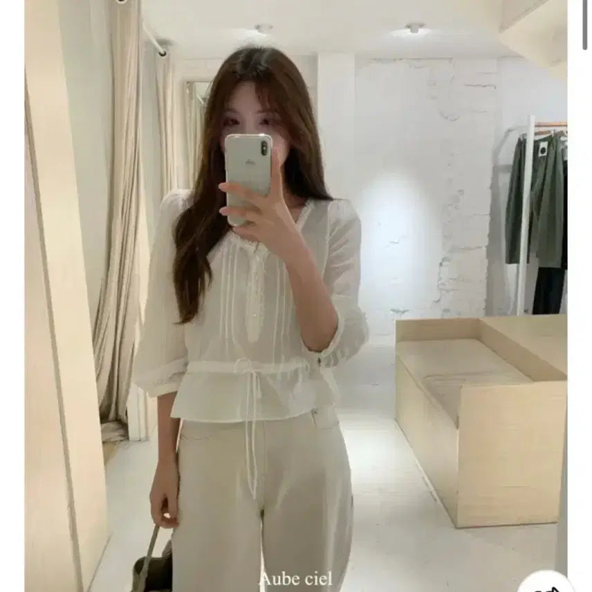 [BUNJANG] Riette Clonny Blouse / 리에뜨 클로니 블라우스