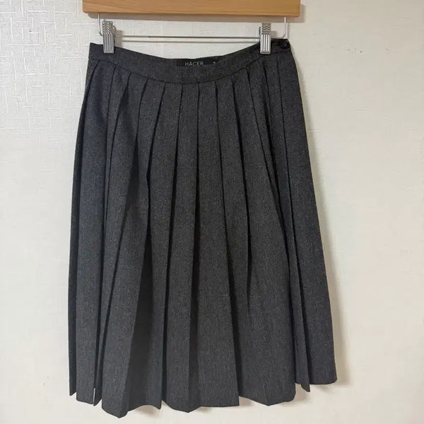 [BUNJANG] HACER Pleated Skirt Charcoal / 아쎄르 HACER 플리츠 스커트 차콜