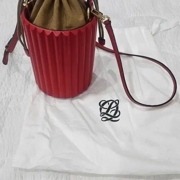 [BUNJANG] Louis Castel Red Bucket Bag / 주말셀!루이까스텔  버킷백 레드 새상품수준