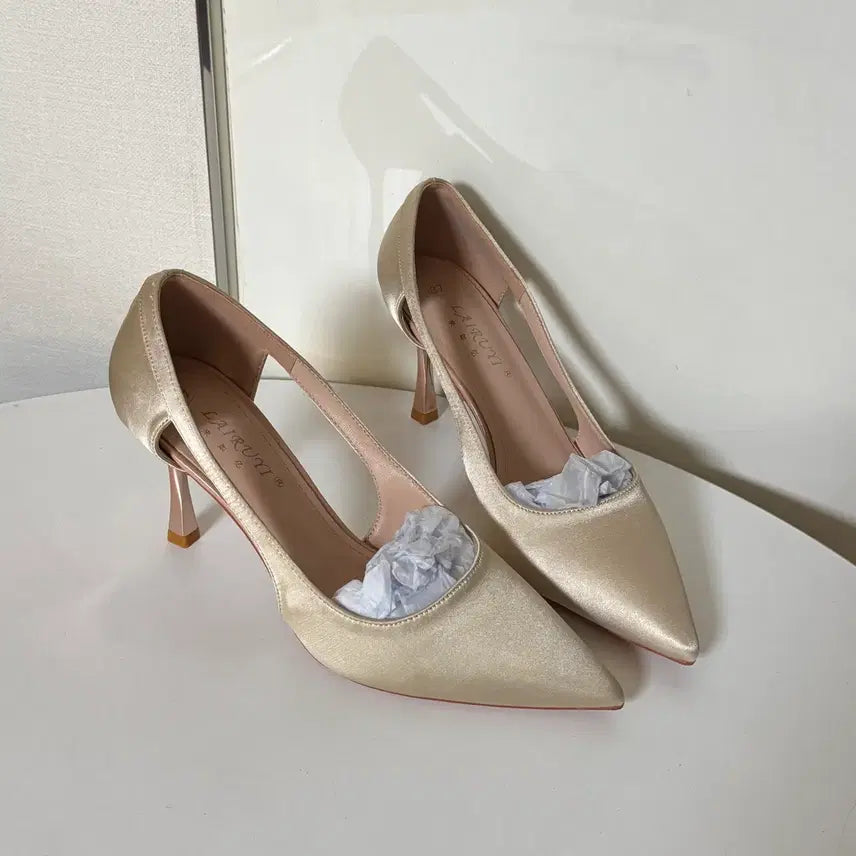 [BUNJANG] Women's 8cm High Heel Shoes (Size 235) - Light Beige Satin / @새상품 235사이즈 8cm 연베이지 새틴 하이힐 구두