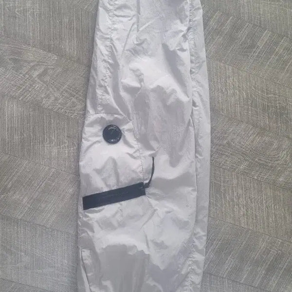 [BUNJANG] CP Company Lens Logo Nylon Jogger Pants / CP컴퍼니 렌즈 와펜 조거 팬츠 나일론